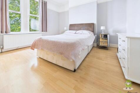 CAM01543G0-PR0161-STILL023