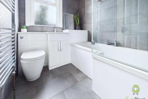 CAM01543G0-PR0161-STILL032