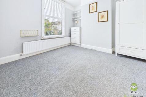 CAM01543G0-PR0162-STILL017