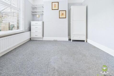 CAM01543G0-PR0162-STILL018