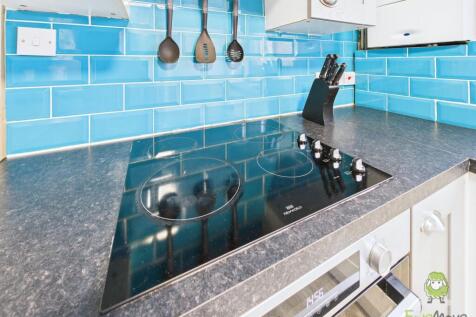 CAM01543G0-PR0162-STILL023