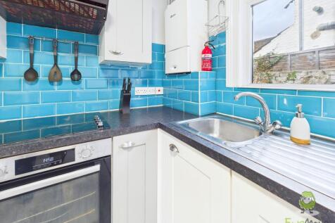 CAM01543G0-PR0162-STILL024