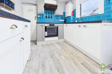 CAM01543G0-PR0162-STILL021