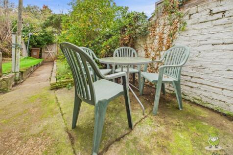 CAM01543G0-PR0163-STILL001