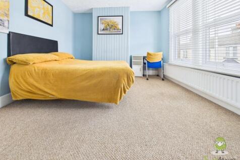 CAM01543G0-PR0162-STILL006