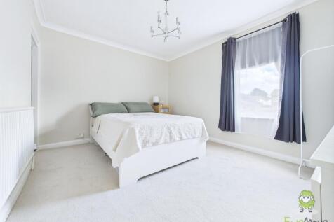 CAM01543G0-PR0145-STILL040