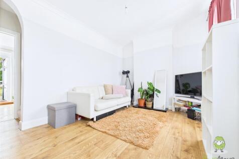 CAM01543G0-PR0145-STILL015