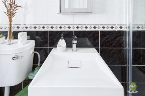 CAM01543G0-PR0145-STILL037