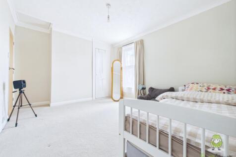 CAM01543G0-PR0145-STILL049