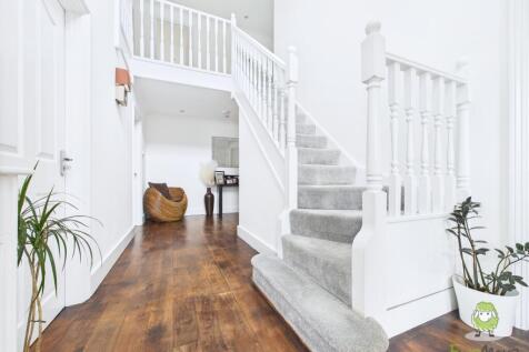 CAM01543G0-PR0141-STILL011