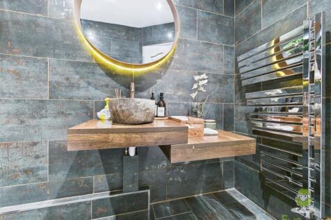 CAM01543G0-PR0141-STILL008