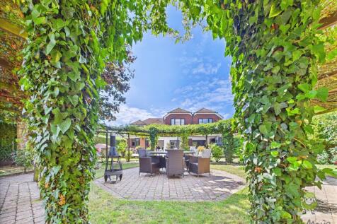 CAM01543G0-PR0141-STILL105