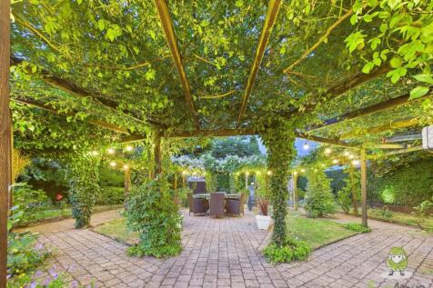 CAM01543G0-PR0143-STILL008