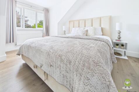 CAM01543G0-PR0142-STILL045