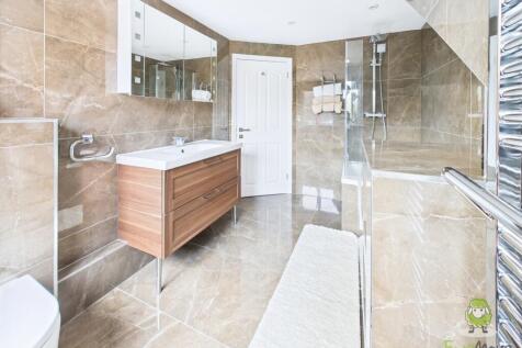 CAM01543G0-PR0142-STILL040