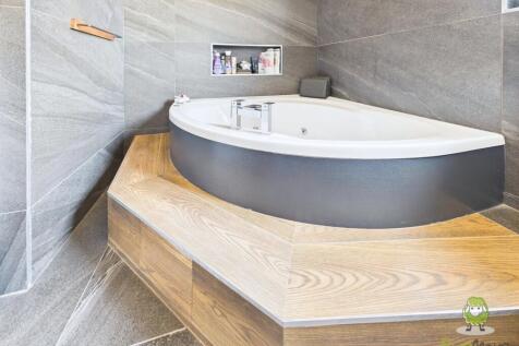 CAM01543G0-PR0142-STILL014