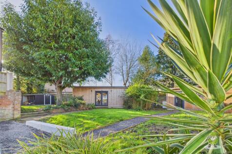 CAM01543G0-PR0167-STILL013