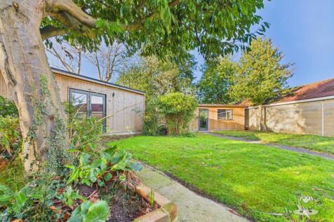 CAM01543G0-PR0167-STILL017