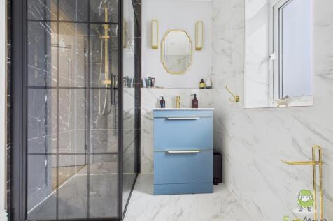 CAM01543G0-PR0166-STILL002