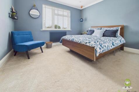 CAM01543G0-PR0166-STILL005