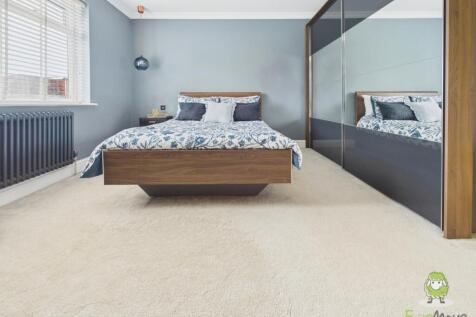 CAM01543G0-PR0166-STILL007