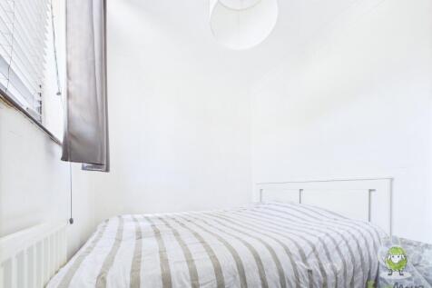 CAM01543G0-PR0137-STILL055