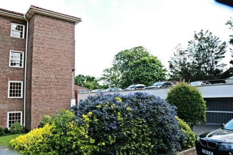 D401 Sir Giles Gilbert Scott Building - Car park