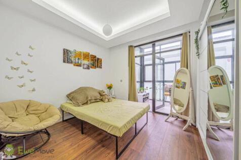 Bedroom 1 (Double)