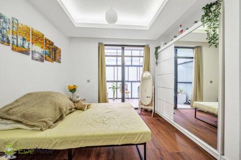 Bedroom 1 (Double)