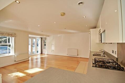 3 Holford Way - Kitchen-reception