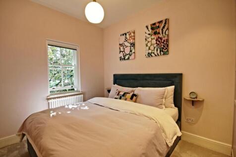 Flat 2, 36 Putney Hill - Bedroom 1-window