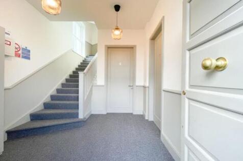 Flat 2 36 Putney Hill - Entrance hallway
