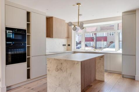 Kitchen estate agents ewemove cheamandsutton