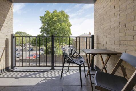 Flat 103 1A Hillreach -010