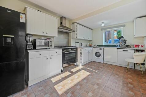 RCEWEMOVE- 70 sherrington avenue- kitchen 3 (1)