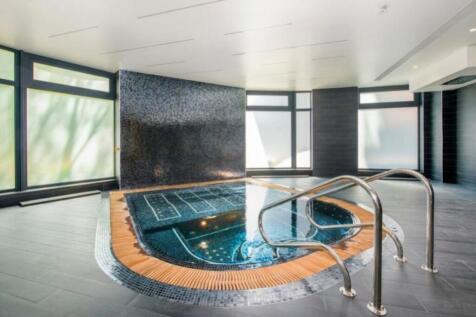 Lrg_Lrg_Whirlpoool
