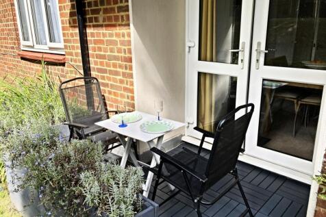 Flat 1 Kinnaird House - Patio Jessica2
