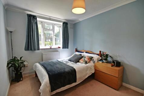 Flat 1 Kinnaird House - Bedroom 1-window
