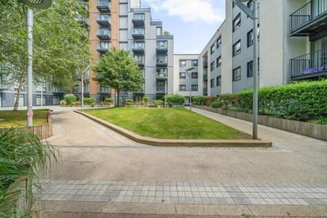 Lrg_Lrg_Lrg_courtyard com