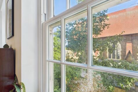 CAM03750G0-PR0073-STILL003