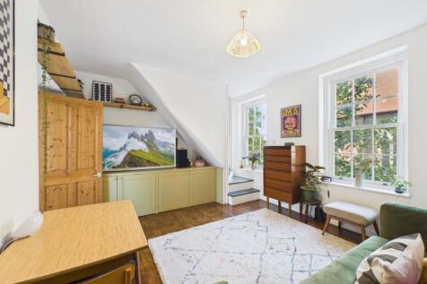 CAM03750G0-PR0073-STILL004