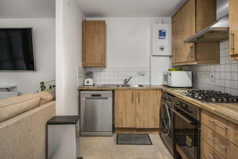 18  Kinglet Close  -008