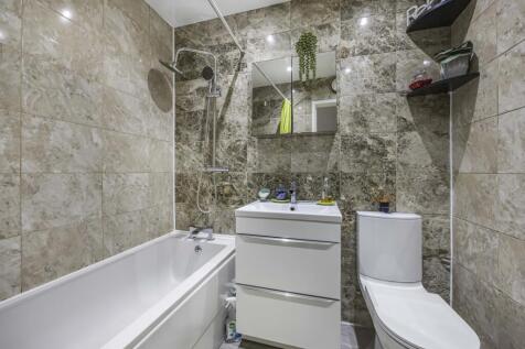 18  Kinglet Close  -002