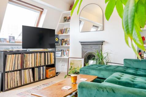 1370405-6-68f640b84d79e