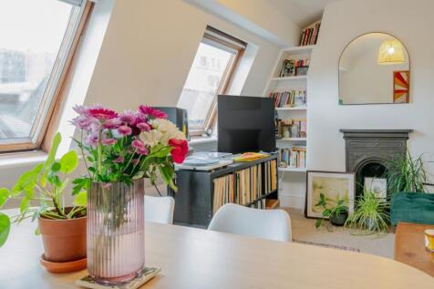 1370405-8-68f640c82e9be