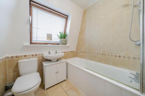 1370405-18-68f6412a79792