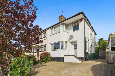 CAM03750G0-PR0074-STILL008