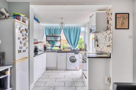 1375991-10-690b548fc25b7