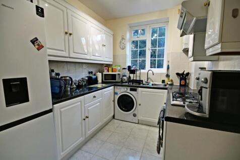 140 Norbiton Hall - kitchen-window