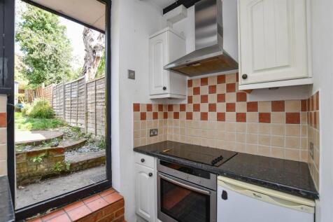 Kitchen 2.jpg